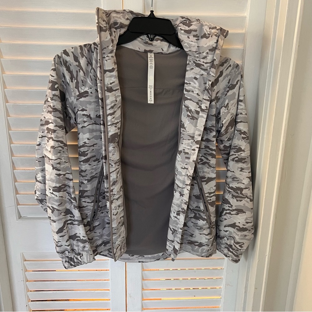 Lululemon Size 2 - Here To Move Jacket White Camo - image 3